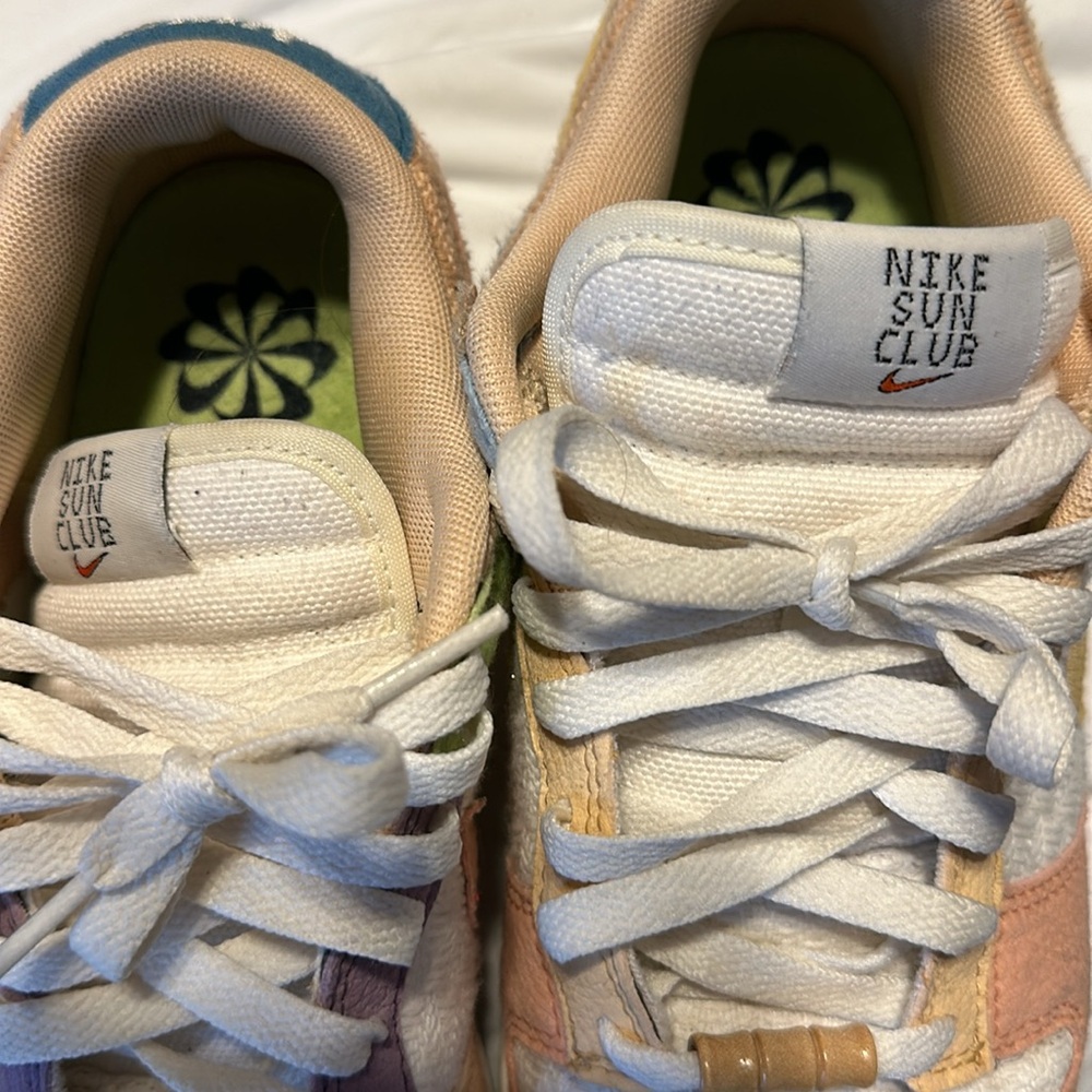 Dunks - Picture 3 of 5